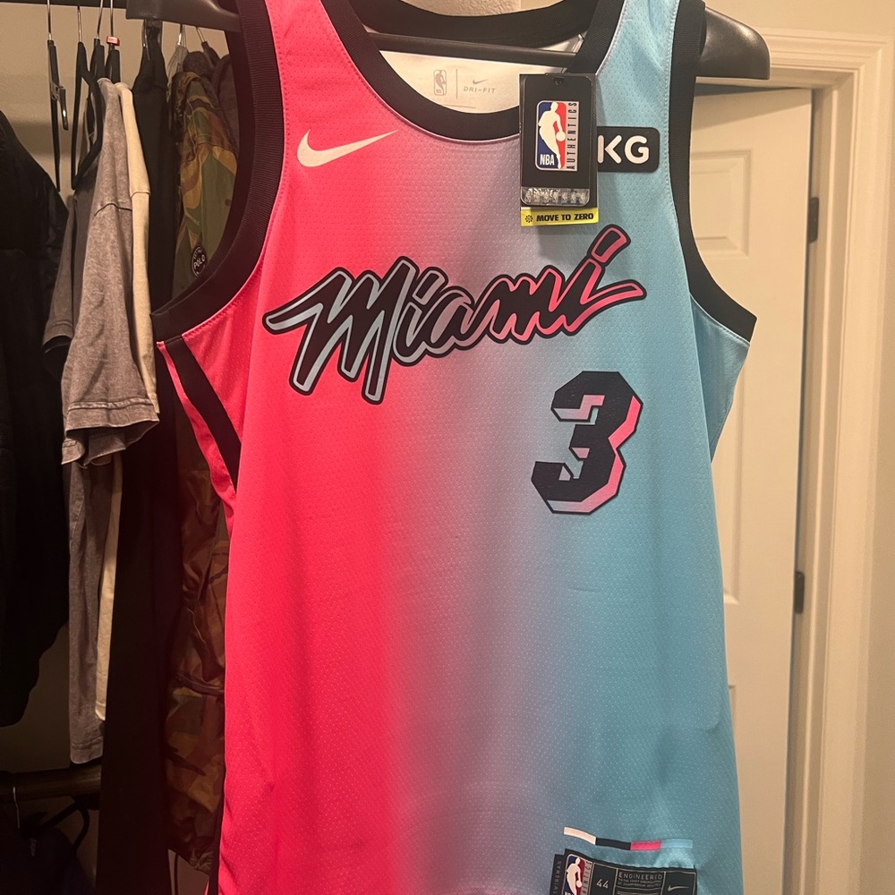 Dwyane Wade Miami Heat Nike Swingman Jersey Brand New w Tags. Adult Medium